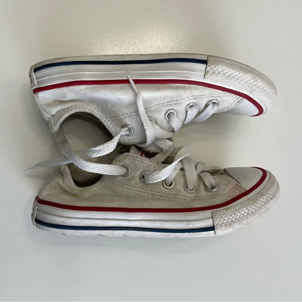 Converse Kids Chuck Taylor White Canvas Low Top All Star Sneakers, size 11